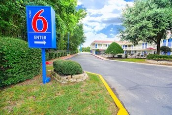 Motel 6 Huntsville