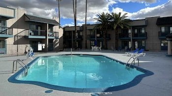 Econo Lodge Inn & Suites Mesa