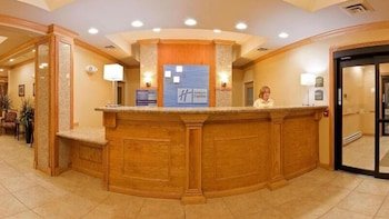 Holiday Inn Express Hotel & Suites Detroit - Utica