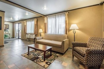 Quality Inn & Suites Decorah