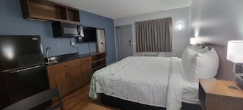 HomeTowne Studios by Red Roof Egg Harbor Atlantic City Airport
