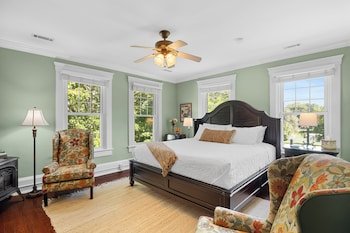 Steeles Tavern Manor Bed & Breakfast