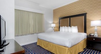 Best Western Plus Palm Court Hotel