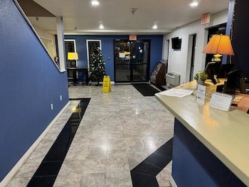 Express Inn & Suites Junction City