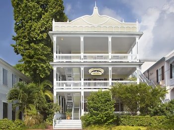 Island City House Hotel