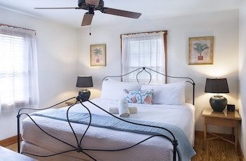 Island City House Hotel