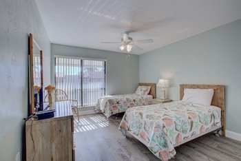 Runaway Bay Condominiums by Anna Maria Island Beach Rentals