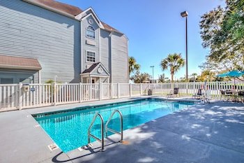 Microtel Inn & Suites by Wyndham Zephyrhills