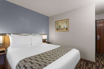 Microtel Inn & Suites by Wyndham Zephyrhills
