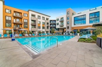 Anton Menlo Park by Global Luxury Suites