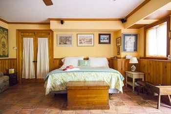 The Lodge Honey Maple Grove
