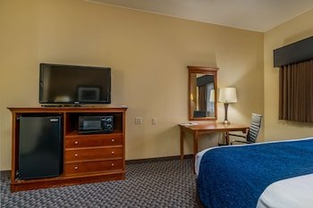 Best Western Plus Shamrock Inn & Suites