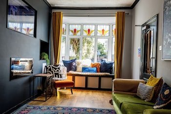Coastal Park Accommodation & Grill