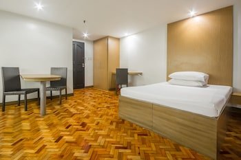 Salcedo Suites at LPL Manor