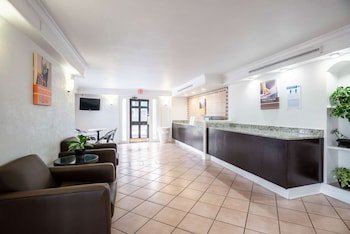 Motel 6 Hazelwood MO
