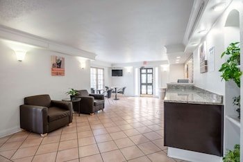 Motel 6 Hazelwood MO
