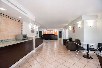 Motel 6 Hazelwood MO