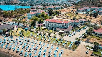 Navalia Hotel