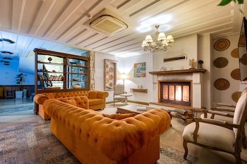 Navalia Hotel