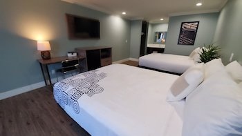 Crestridge Inn