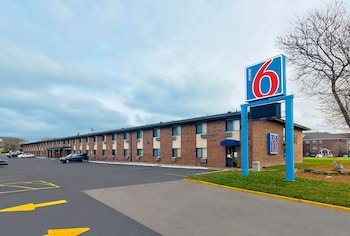 Motel 6 Oak Creek WI