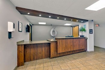 Motel 6 Oak Creek WI