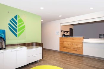 WoodSpring Suites Chicago Carol Stream