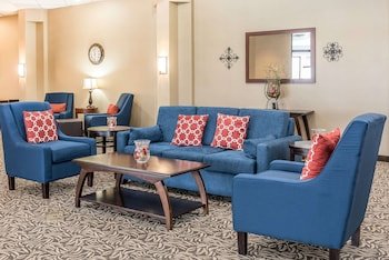 Comfort Inn & Suites Piqua-Near Troy-I75
