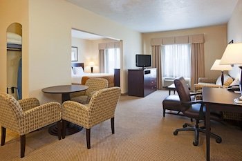 Holiday Inn Express & Suites Sioux Falls-Brandon