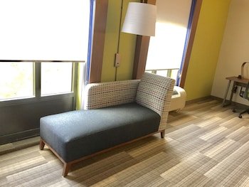 Holiday Inn Express & Suites Houston - Memorial Park Area