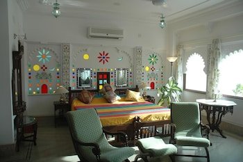 Raj Niwas Hotel