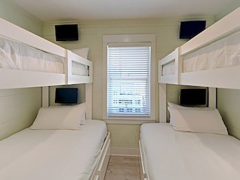 Pearl by Meyer Vacation Rentals