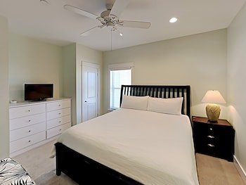 Pearl by Meyer Vacation Rentals