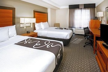La Quinta Inn & Suites by Wyndham San Antonio Airport