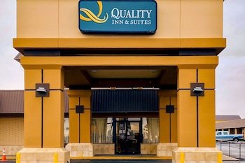 Quality Inn And Suites Airport