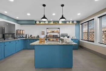 Country Inn & Suites by Radisson, Coon Rapids, MN