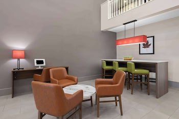 Country Inn & Suites by Radisson, Coon Rapids, MN