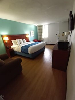 Travelodge by Wyndham Petersburg