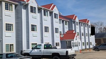 Knights Inn & Suites St Clairesville