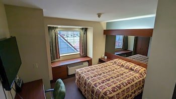 Knights Inn & Suites St Clairesville
