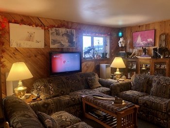 Iceberg Inn
