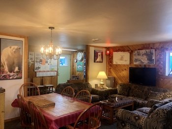 Iceberg Inn