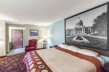 Super 8 by Wyndham Luverne I90
