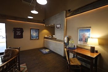Days Inn and Suites by Wyndham Downtown Missoula-University