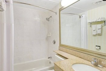 Days Hotel by Wyndham Methuen MA Conference Center