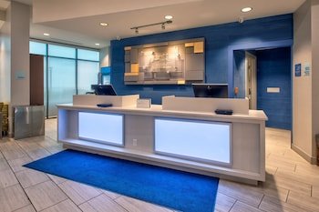 Holiday Inn Express Hotel & Suites Virginia Beach Oceanfront