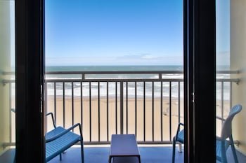 Holiday Inn Express Hotel & Suites Virginia Beach Oceanfront