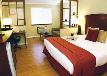 Quality Inn & Suites Santa Cruz Mountains