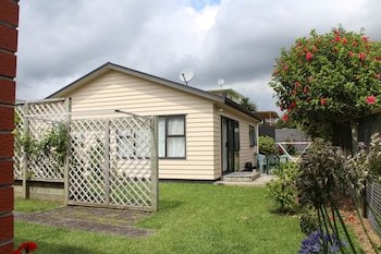 Our Beach House Raglan West
