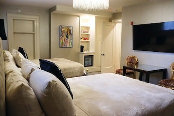 The Edward Hotel
